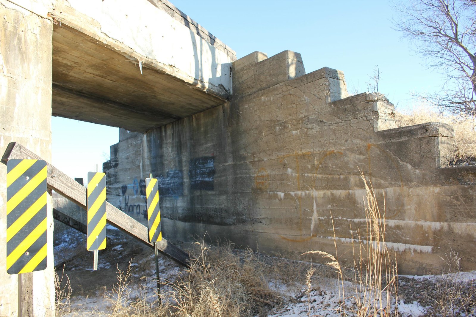 East abutment